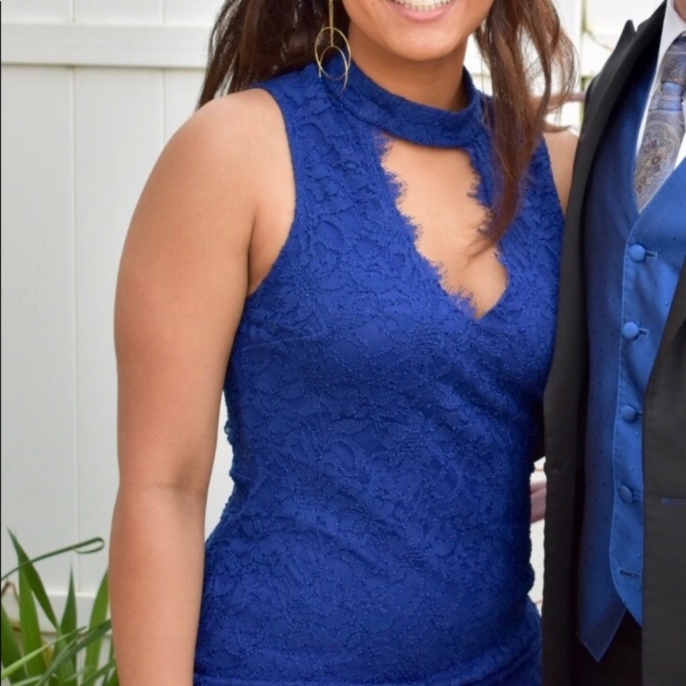 Right lace formal dress - Picture 5 of 5